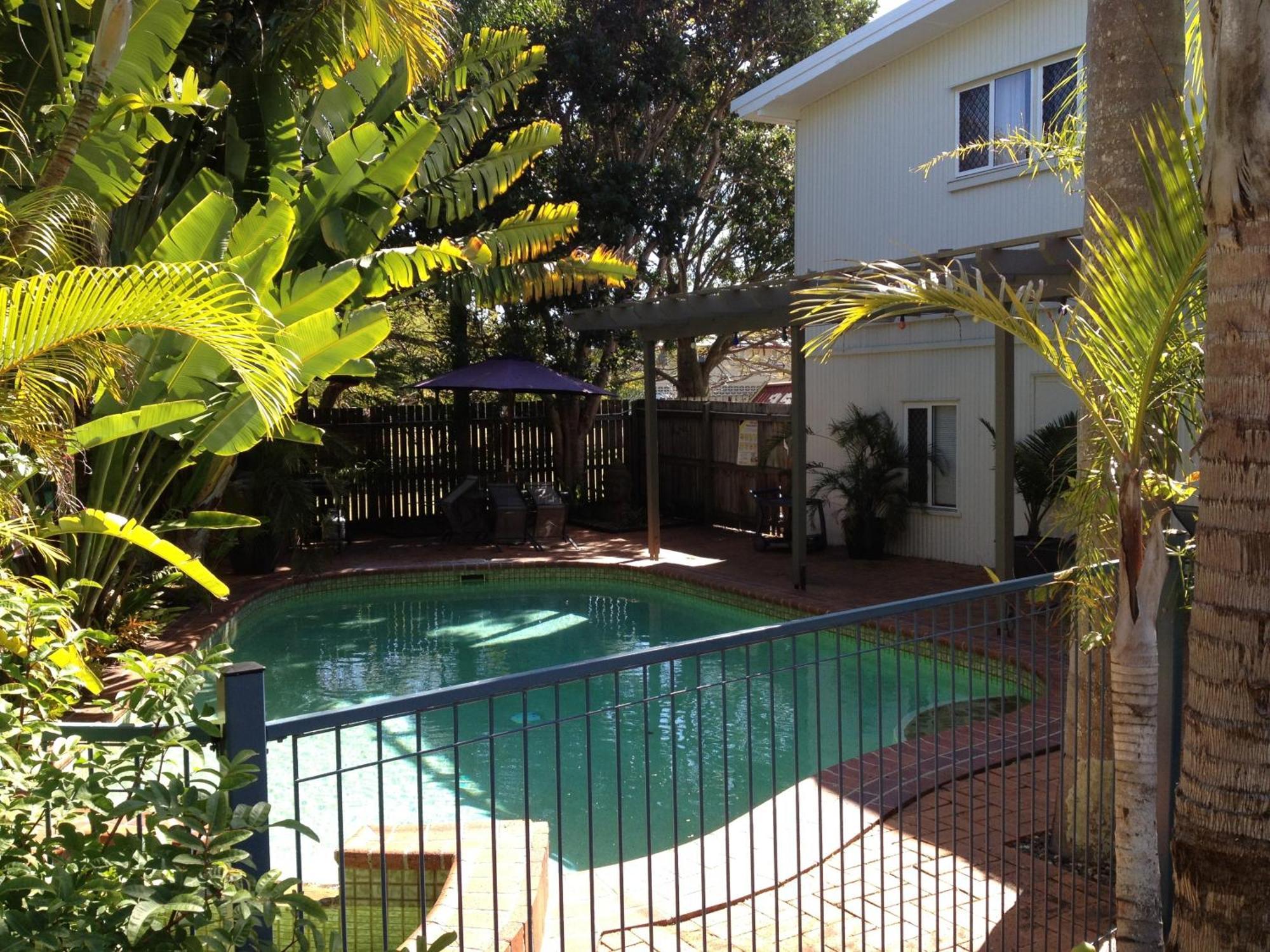 Coconut Palms On The Bay Aparthotel Hervey Bay Buitenkant foto