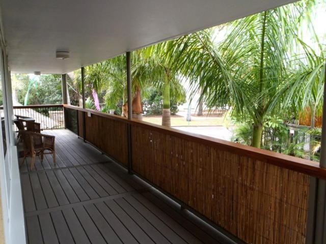 Coconut Palms On The Bay Aparthotel Hervey Bay Buitenkant foto