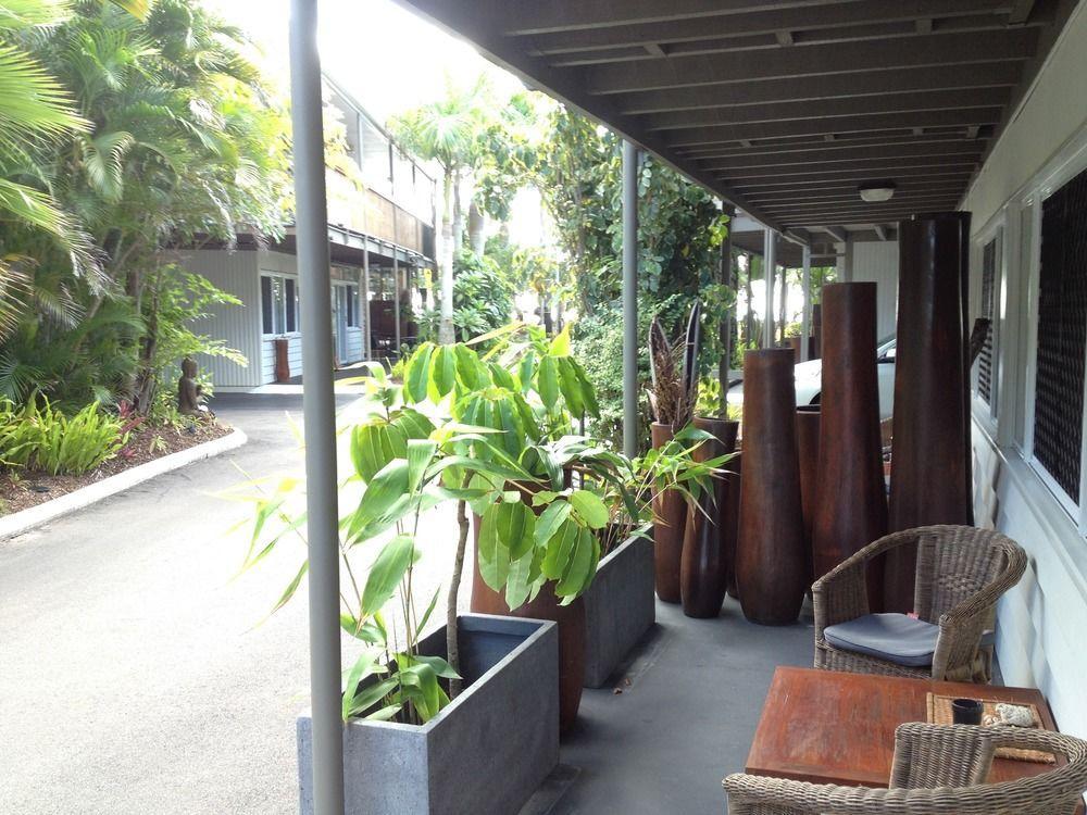 Coconut Palms On The Bay Aparthotel Hervey Bay Buitenkant foto
