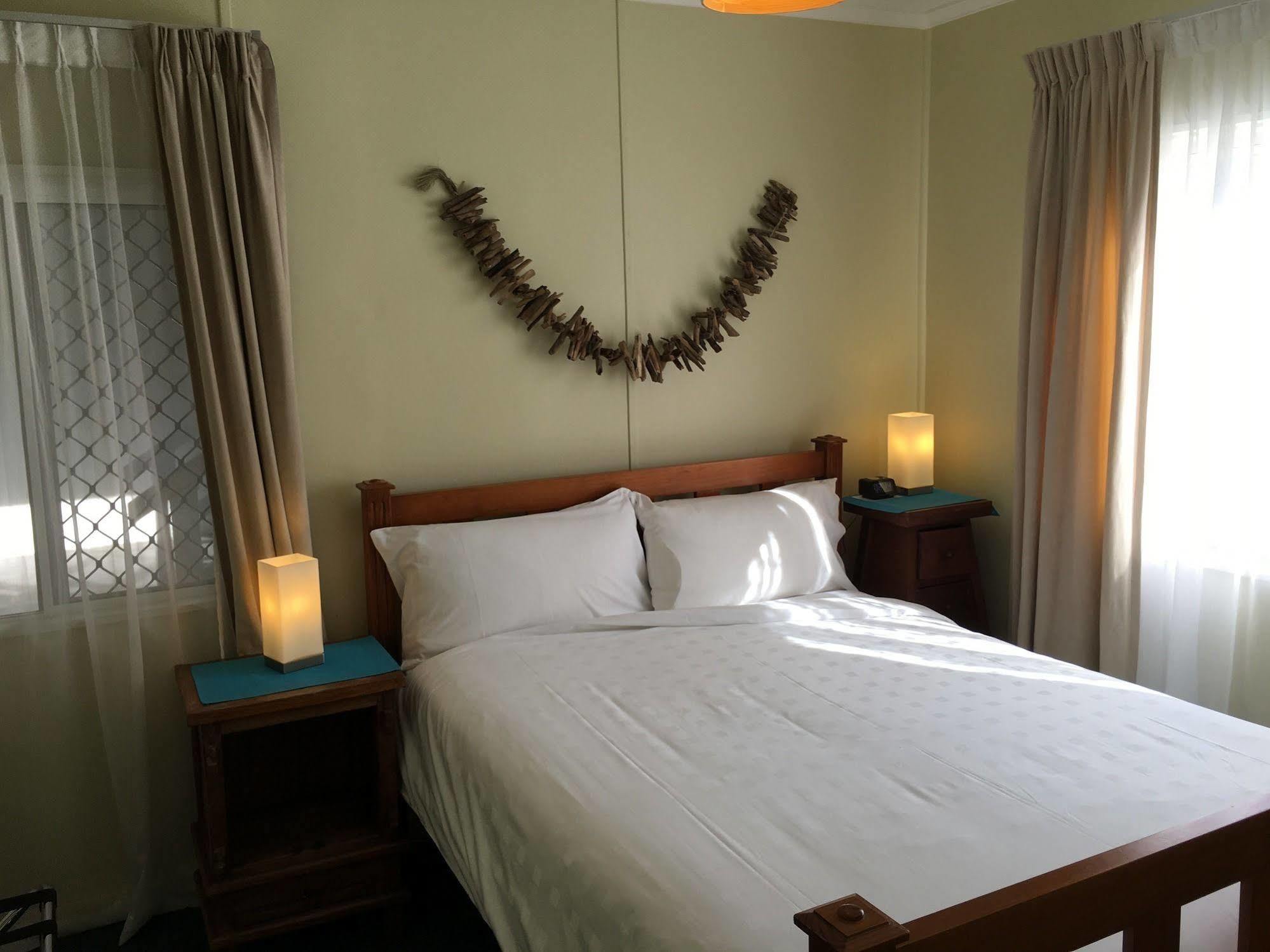 Coconut Palms On The Bay Aparthotel Hervey Bay Buitenkant foto